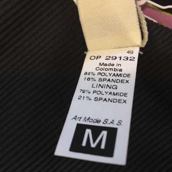 Maaji - One Piece Reversible Swimsuit - Medium - Picture 16 of 16